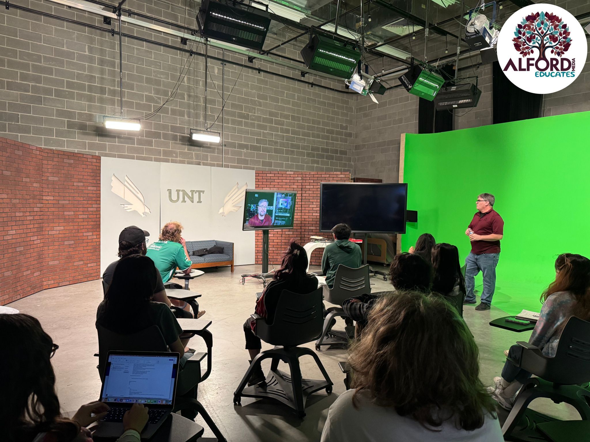 Daryl demonstarting our broadcast video appraoch to students