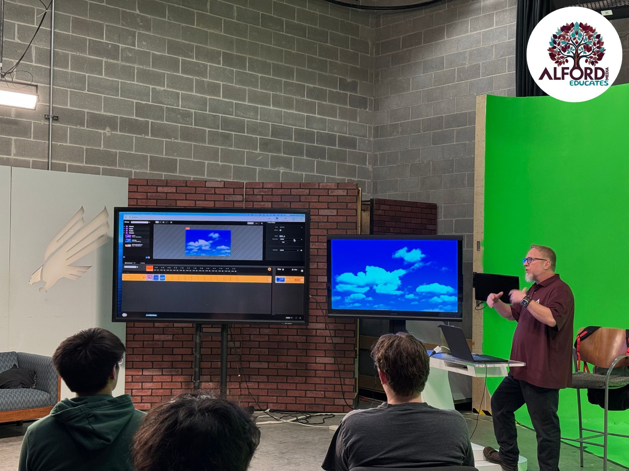 Teaching Millumin software to students